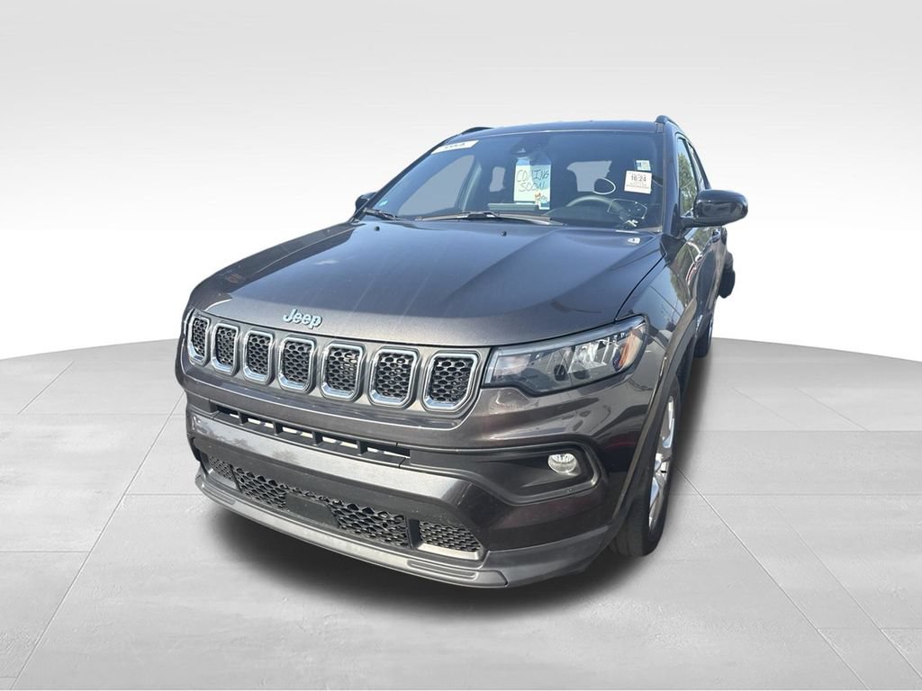 Used 2023 Jeep Compass Latitude AWD/4WD image 9