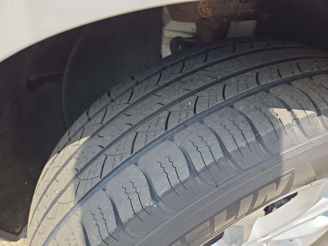 Used 2018 Chevrolet Equinox LT FWD image 13