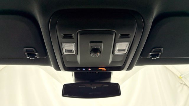Used 2025 Chevrolet Suburban Z71 AWD/4WD image 49