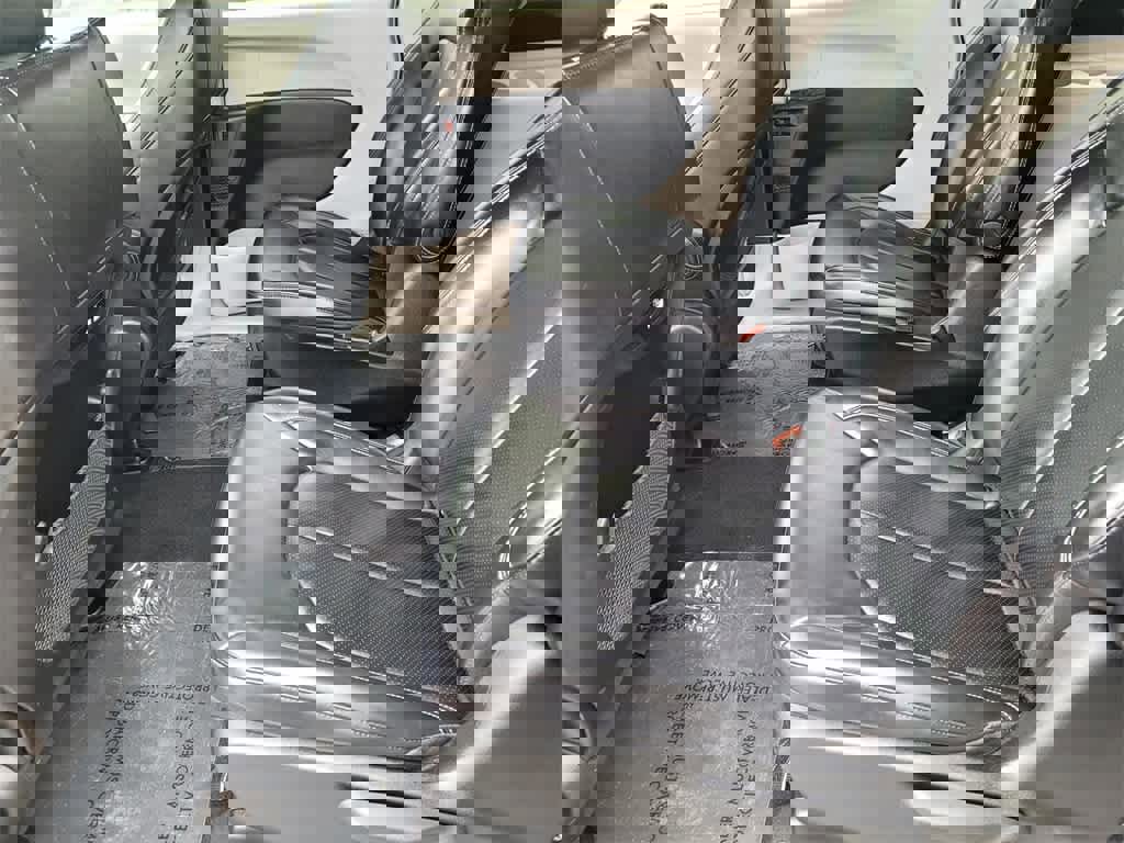 Used 2023 Chrysler Pacifica Touring-L image 12