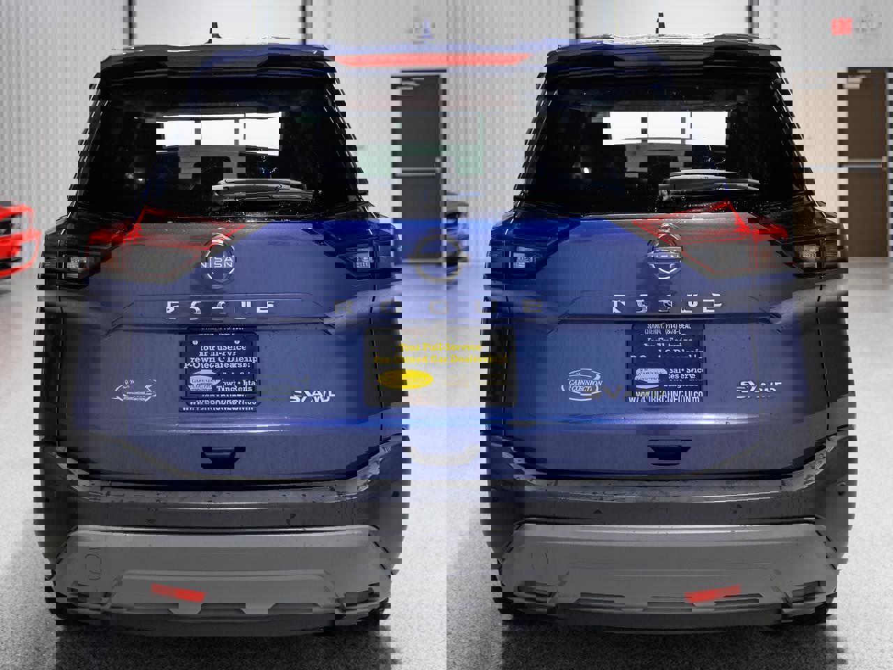 Used 2023 Nissan Rogue SV image 5
