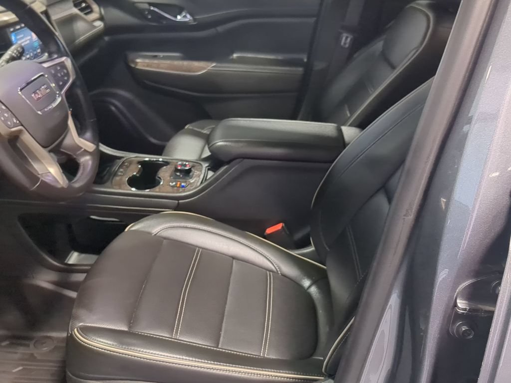 Used 2021 GMC Acadia Denali w/ Denali Ultimate Package AWD/4WD image 20