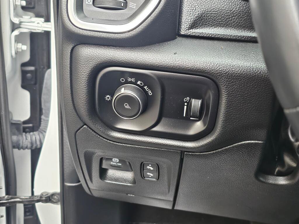 Used 2023 RAM 1500 Laramie image 29