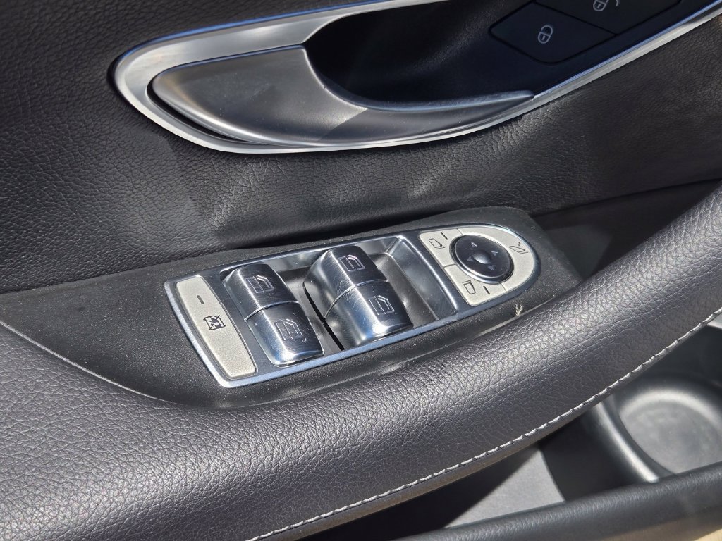 Used 2021 Mercedes-Benz E 350 Sedan image 13