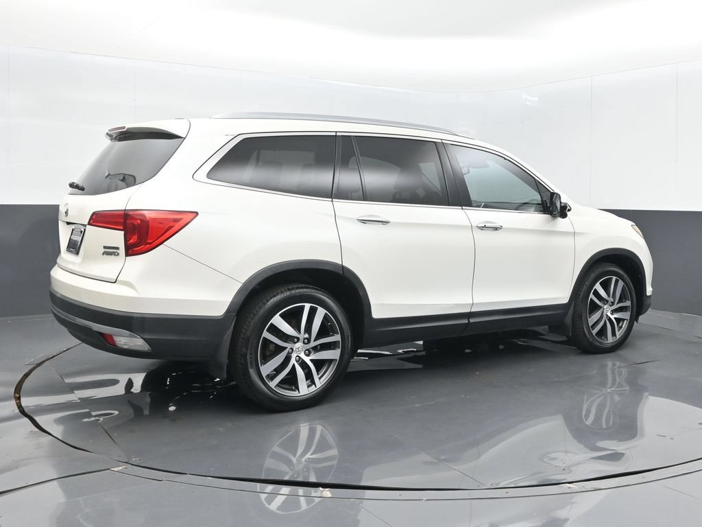 Used 2017 Honda Pilot Touring image 8