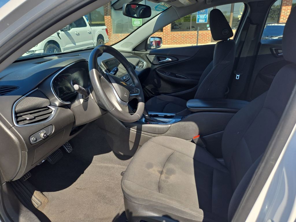 Used 2016 Chevrolet Malibu LT image 11