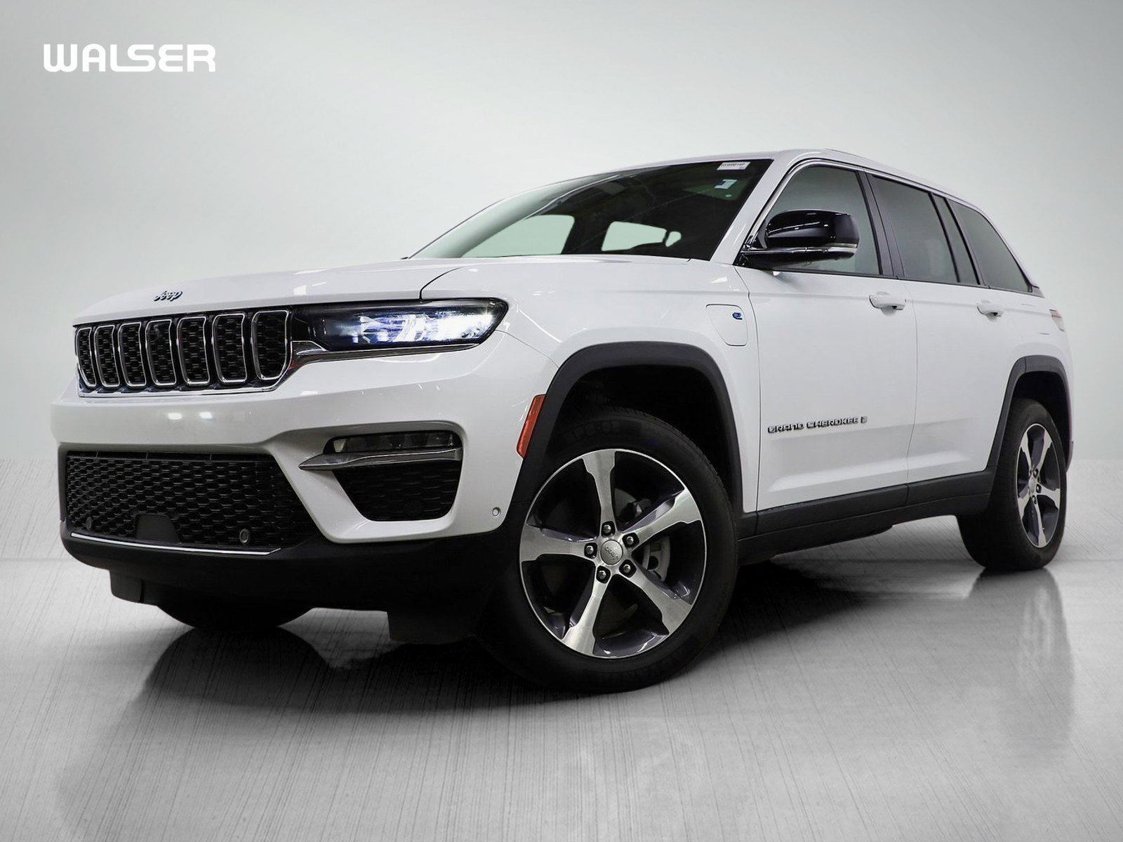 Used 2023 Jeep Grand Cherokee 4WD 4xe w/ Luxury Tech Group II image 1