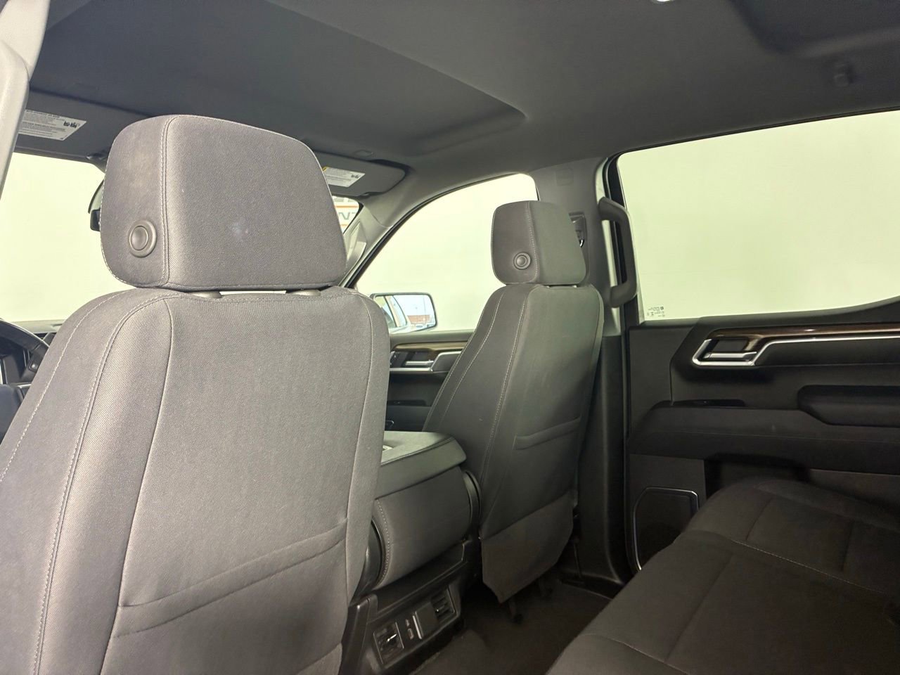Used 2025 Chevrolet Silverado 1500 LT image 23