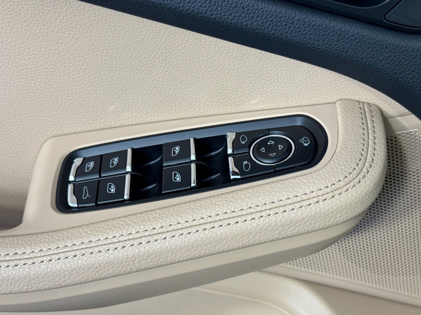 New 2026 Porsche Macan S AWD/4WD image 13