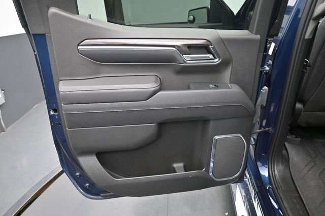 Used 2023 Chevrolet Silverado 1500 LTZ w/ LTZ Convenience Package II AWD/4WD image 14