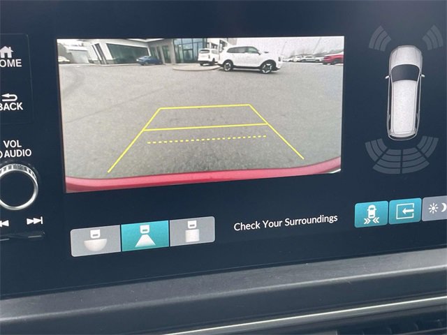 Used 2025 Honda Pilot Touring image 5