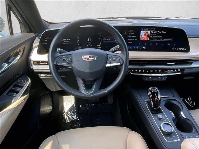 Certified 2024 Cadillac XT4 Luxury w/ Cold Weather Package FWD image 7