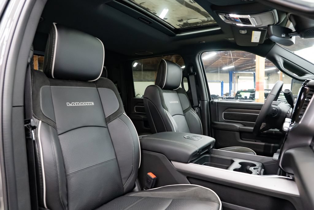 New 2026 RAM 2500 Laramie AWD/4WD image 32