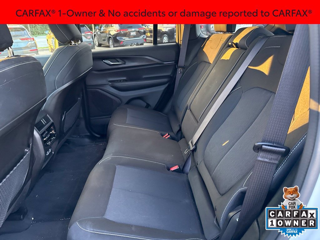Used 2025 Jeep Grand Cherokee Laredo X w/ Luxury Tech Group I AWD/4WD image 3