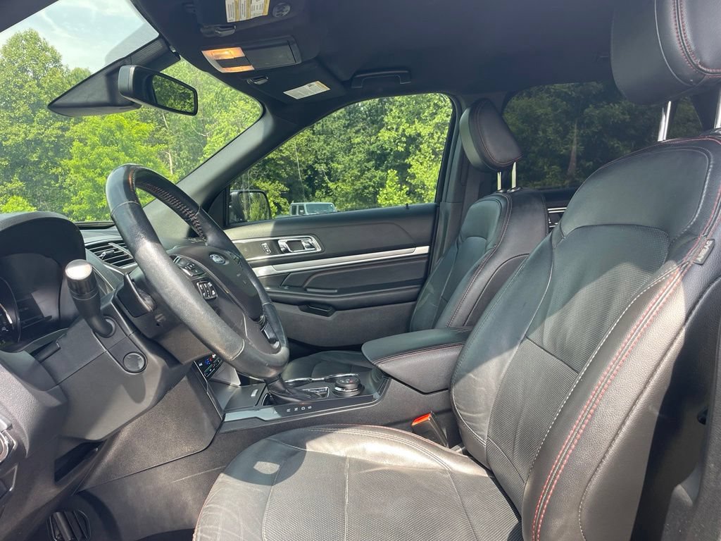 Used 2018 Ford Explorer Sport w/ Equipment Group 401A AWD/4WD image 2