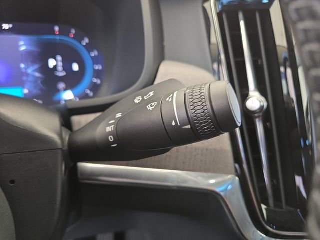 Used 2022 Volvo S90 B6 Inscription w/ Advanced Package image 31