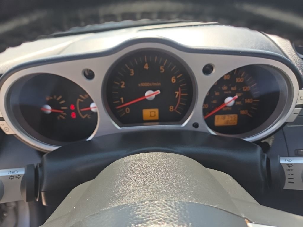 Used 2005 Nissan 350Z Touring RWD image 30