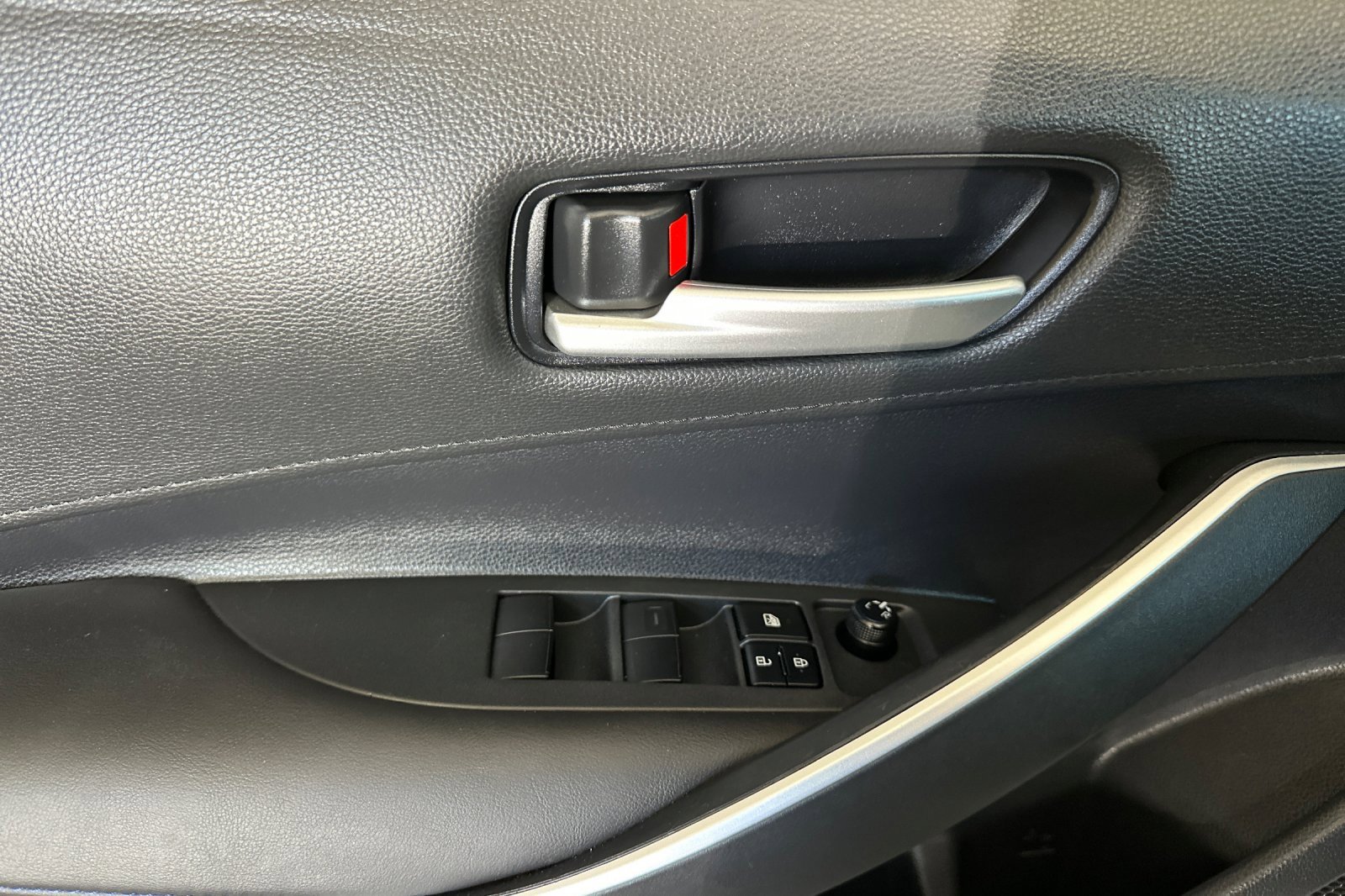 Used 2020 Toyota Corolla SE image 11