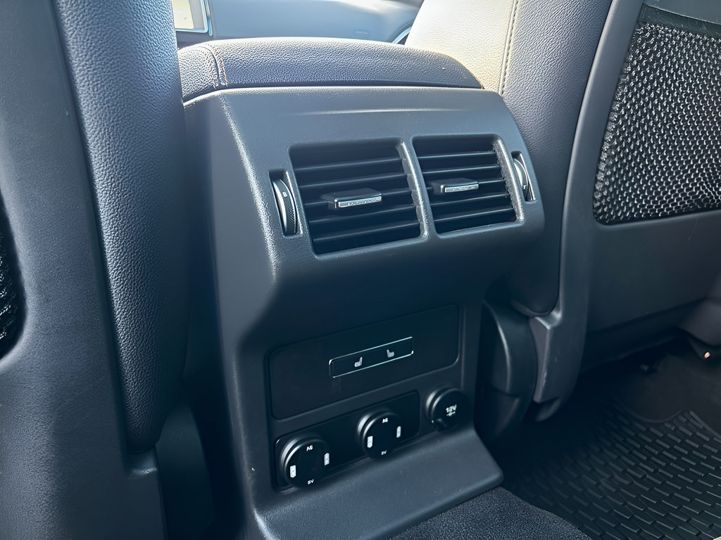 Used 2019 Jaguar F-PACE Prestige AWD/4WD image 17