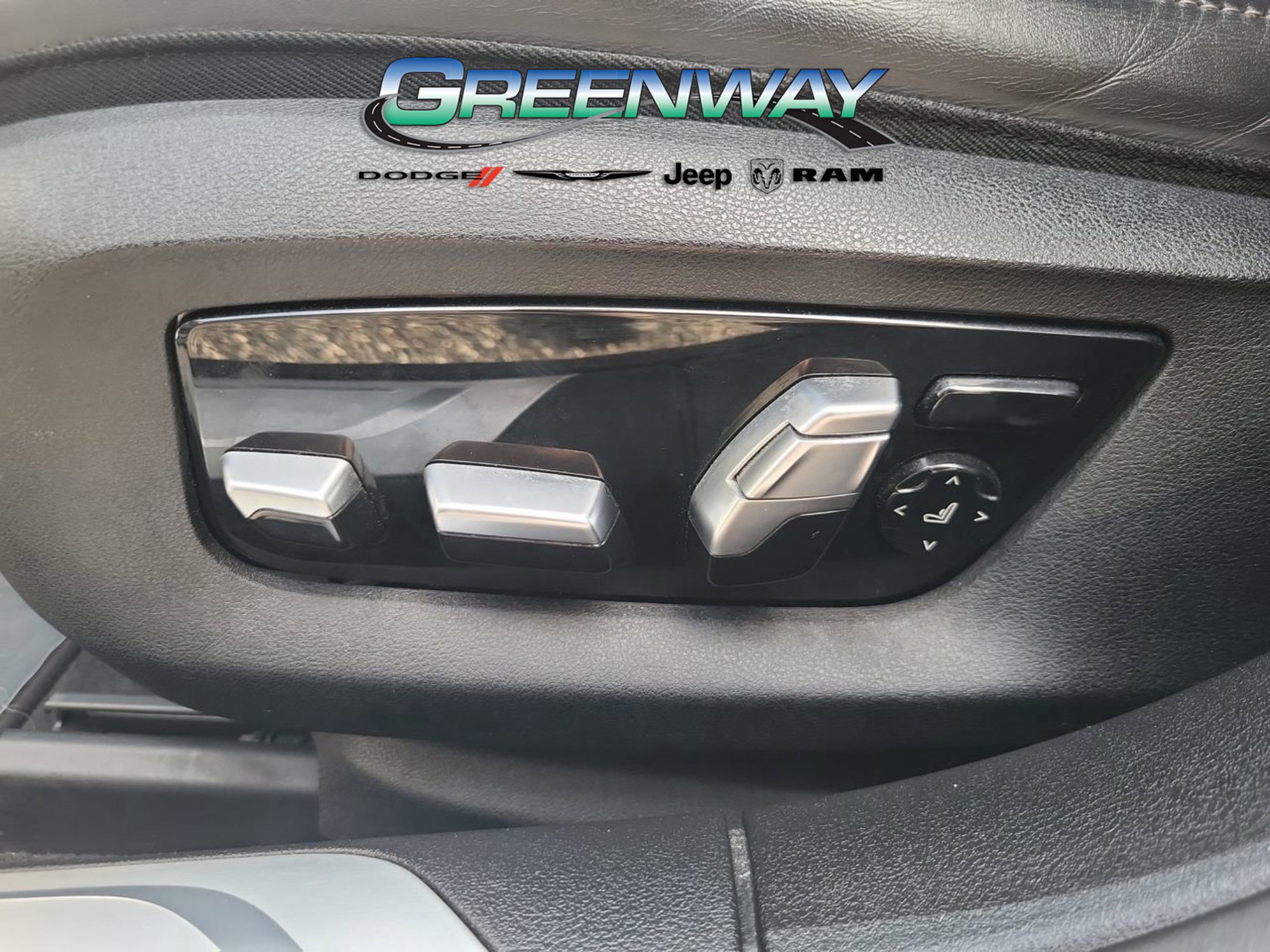 Used 2018 BMW 750i image 21