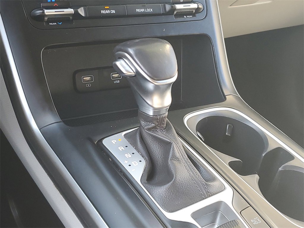 Certified 2023 Kia Carnival LX image 21