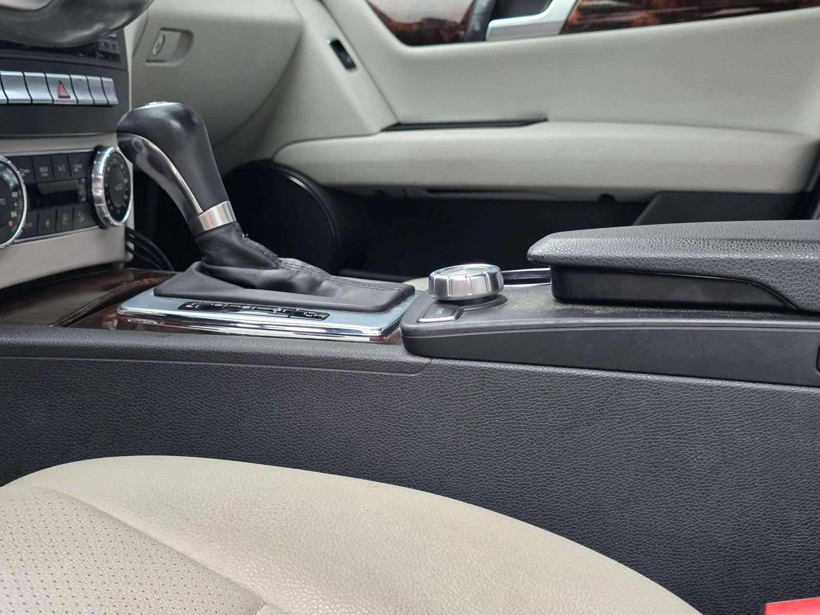 Used 2014 Mercedes-Benz C 300 4MATIC Sedan image 34