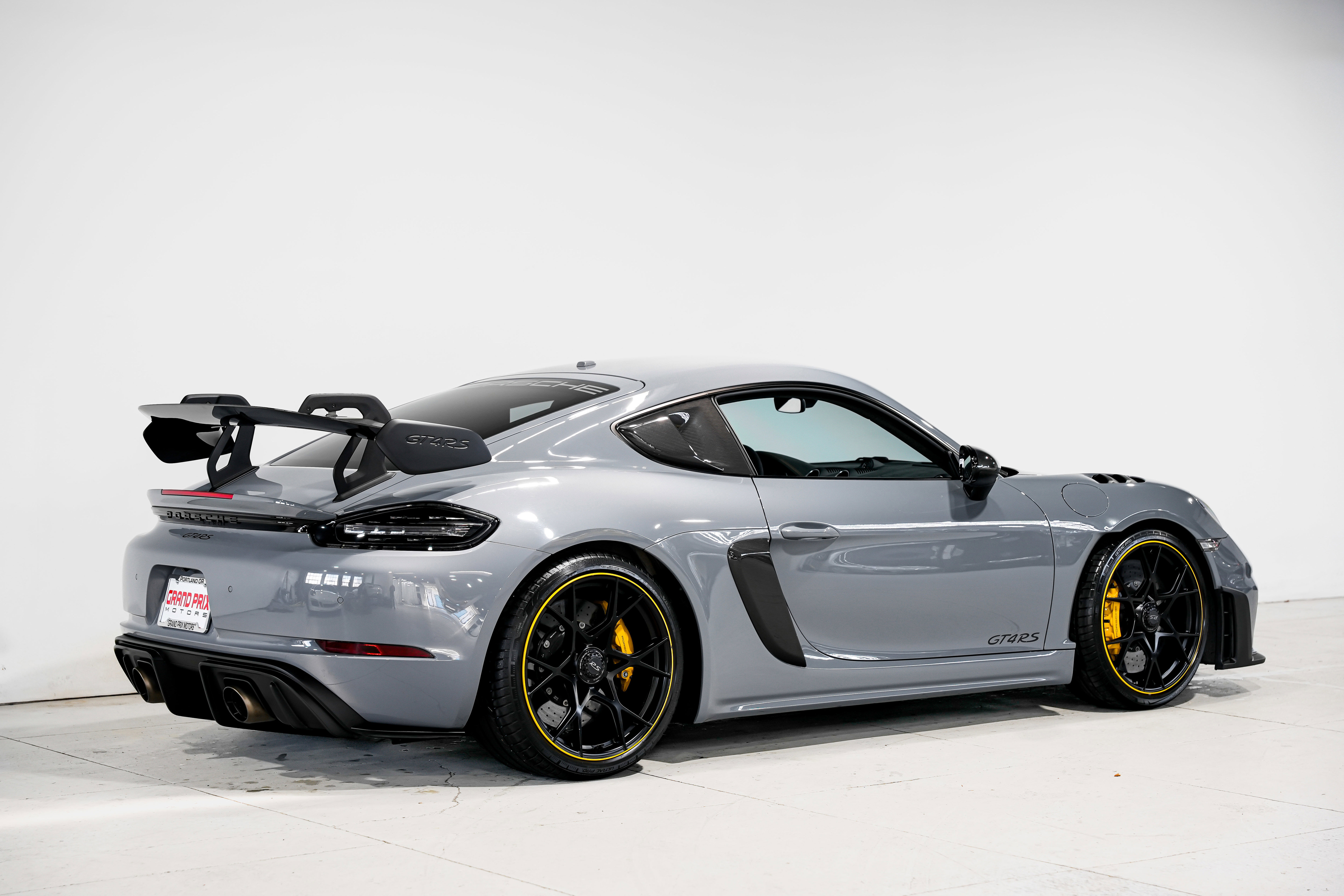 Used 2023 Porsche 718 Cayman GT4 RS RWD image 3