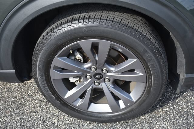 Used 2022 Ford Explorer XLT w/ Equipment Group 202A AWD/4WD image 11