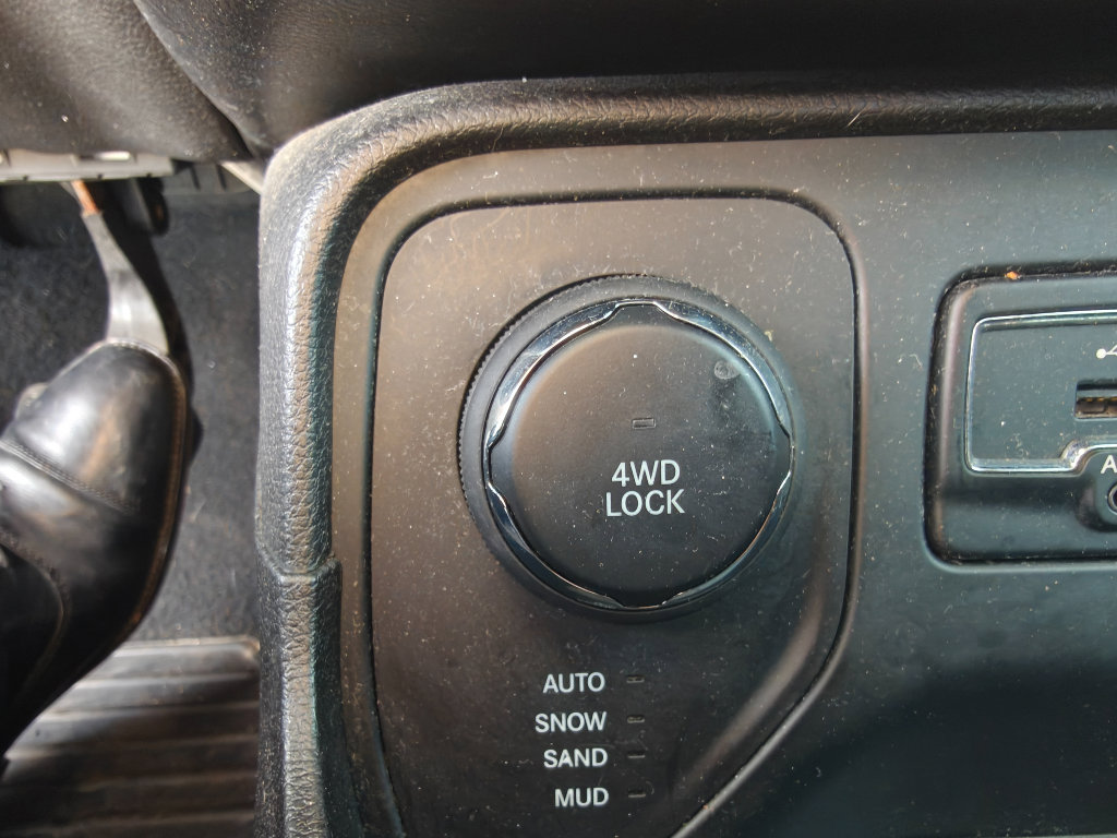 Used 2017 Jeep Renegade Sport w/ Power & Air Group image 15