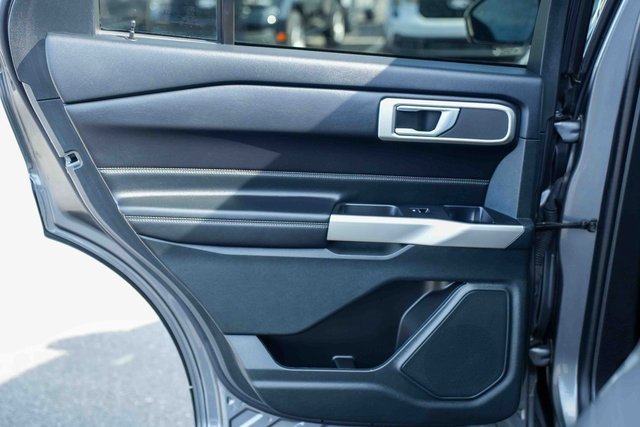 Used 2023 Ford Explorer XLT image 24