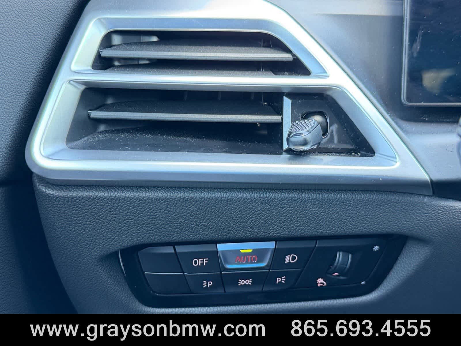Used 2025 BMW M340i RWD image 23