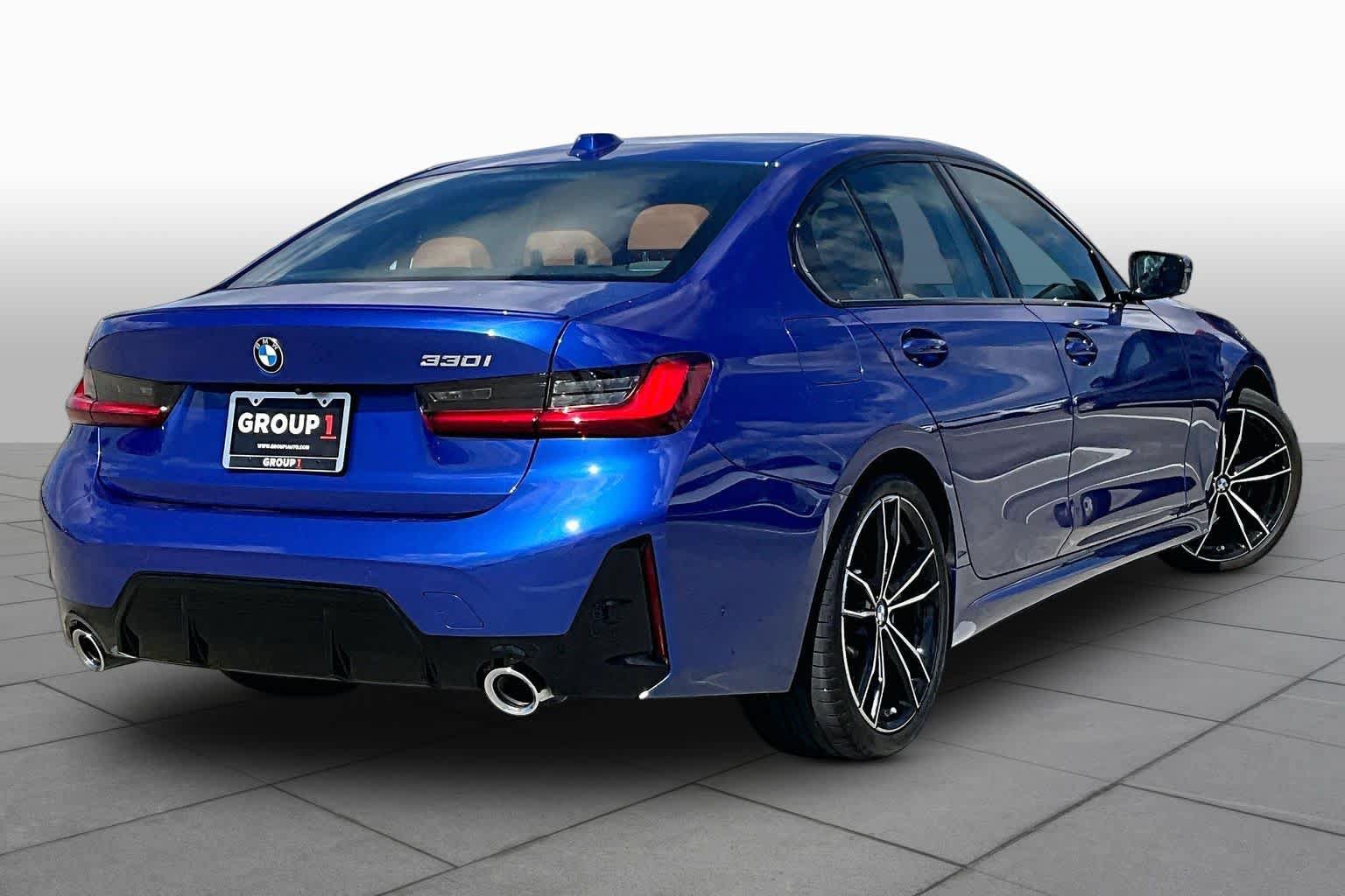 Used 2024 BMW 330i Sedan w/ M Sport Package RWD image 12
