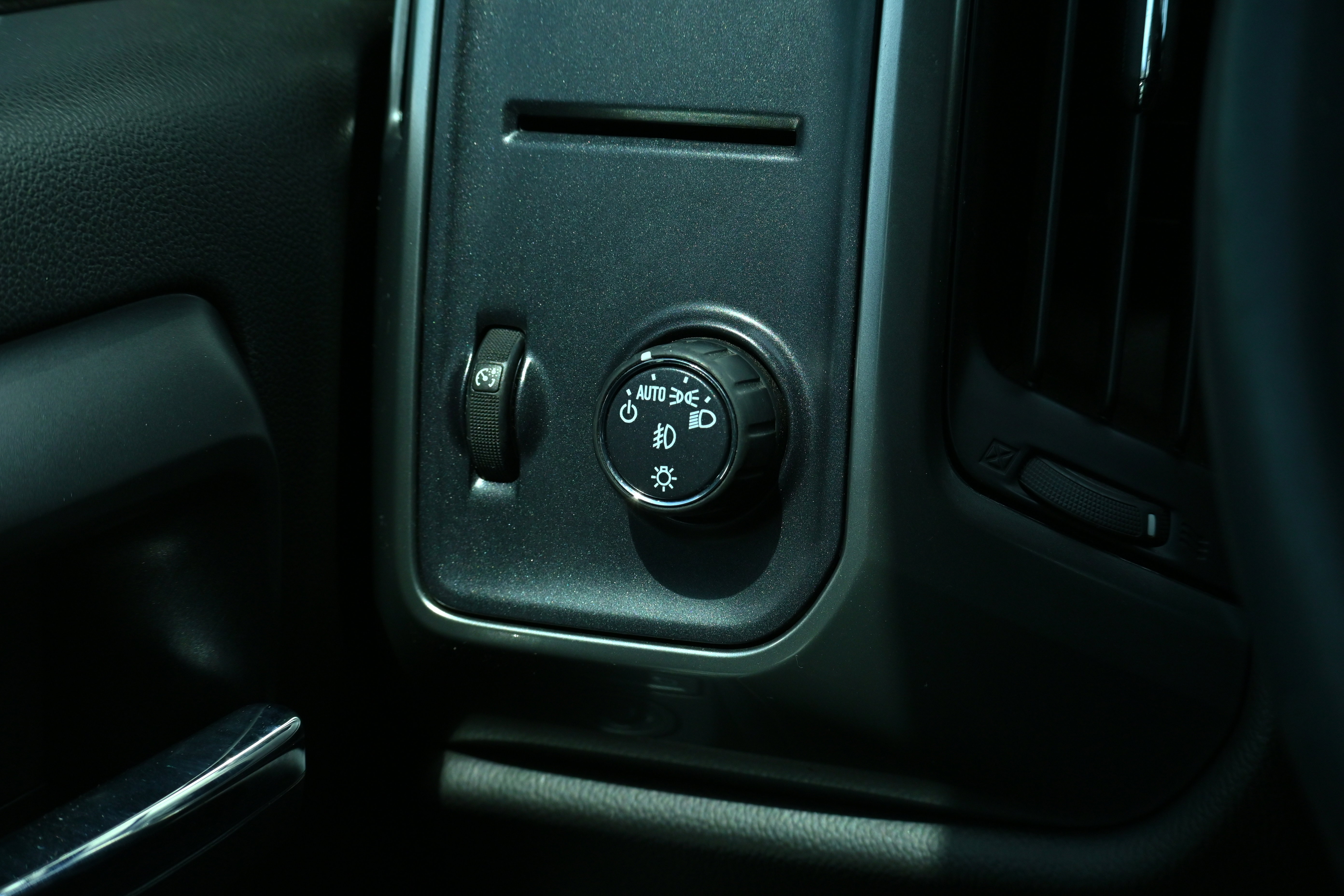 Used 2018 Chevrolet Silverado 1500 LT w/ All Star Edition image 22