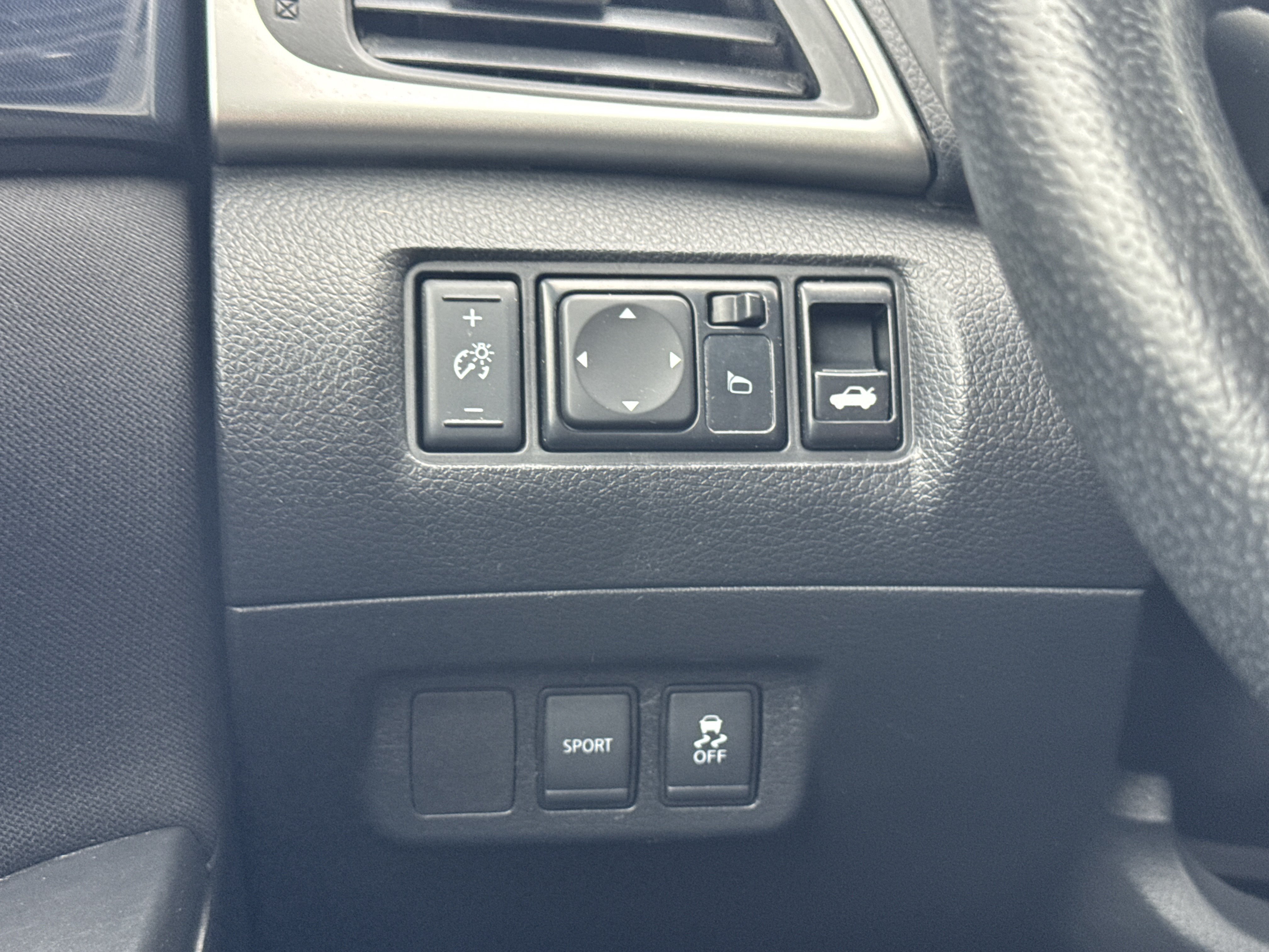 Used 2019 Nissan Sentra SR FWD image 9
