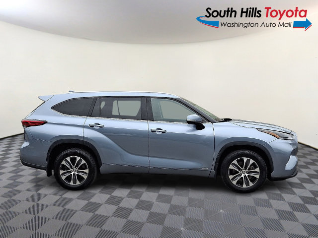 Used 2022 Toyota Highlander XLE AWD/4WD image 7