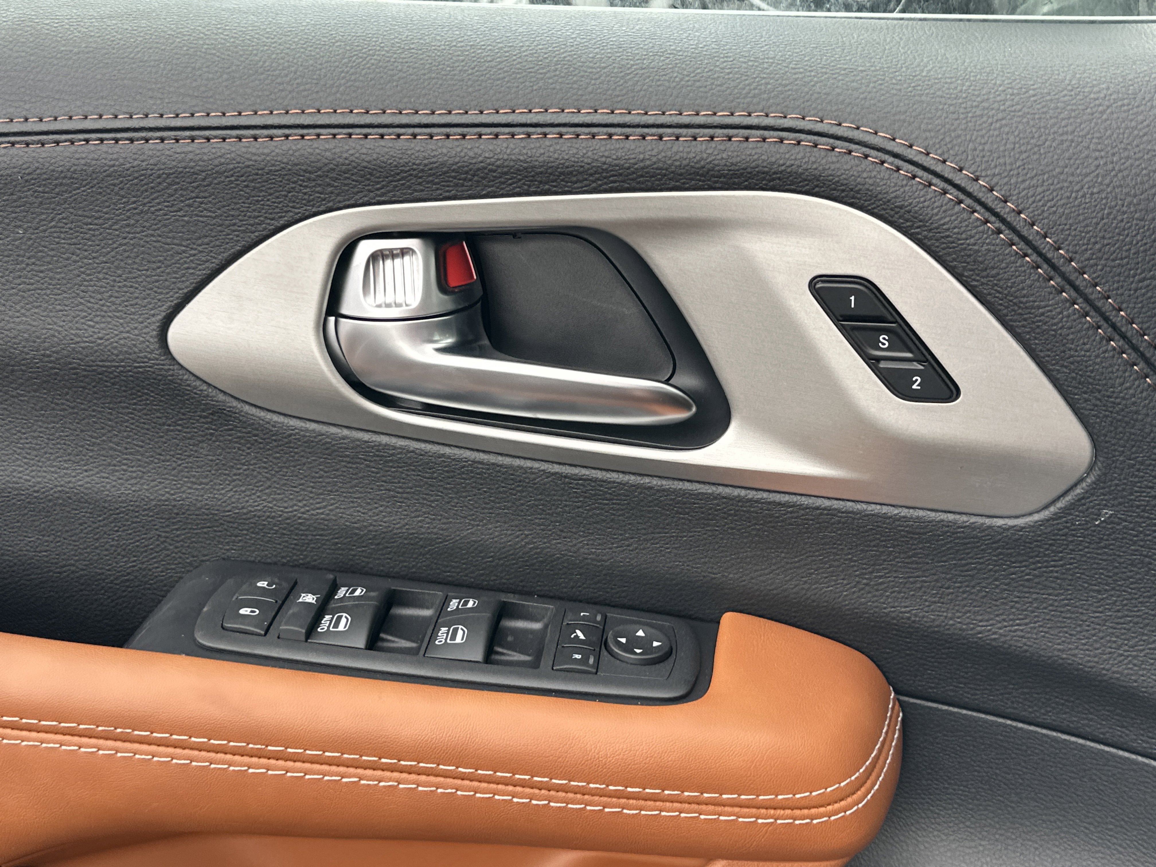 New 2026 Chrysler Pacifica Pinnacle image 13