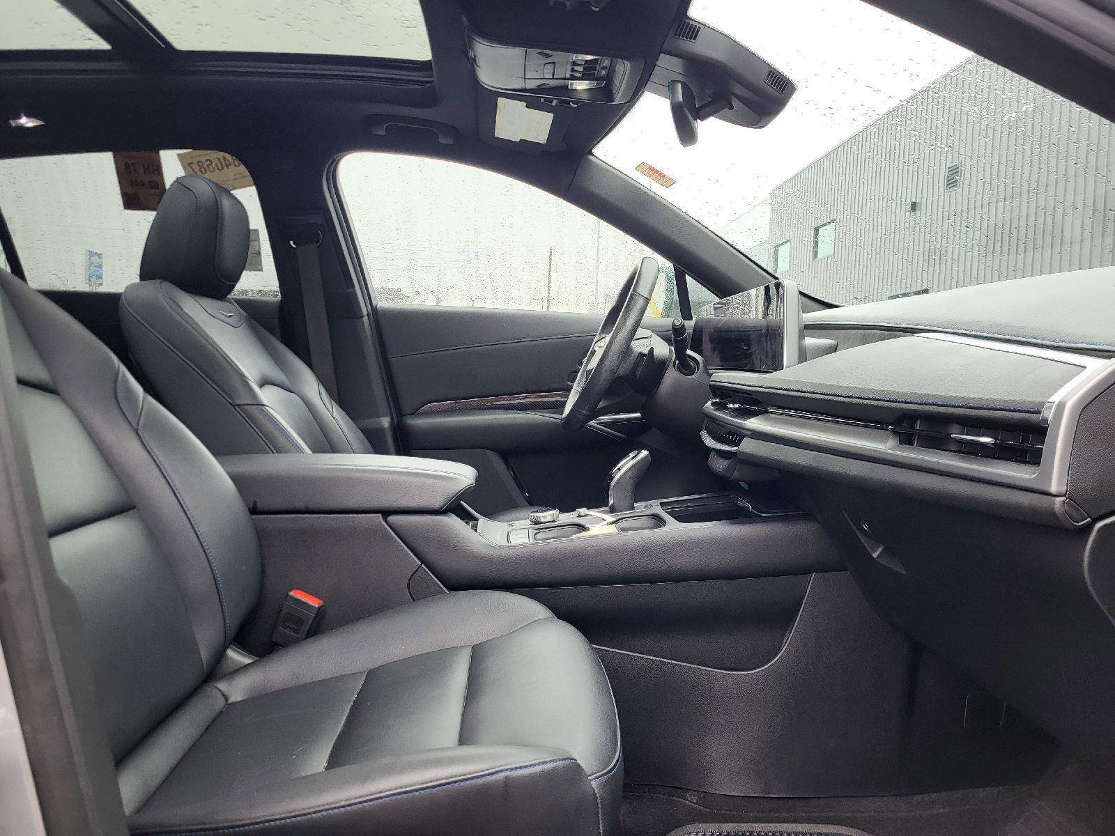 Used 2024 Cadillac XT4 Sport AWD/4WD image 12