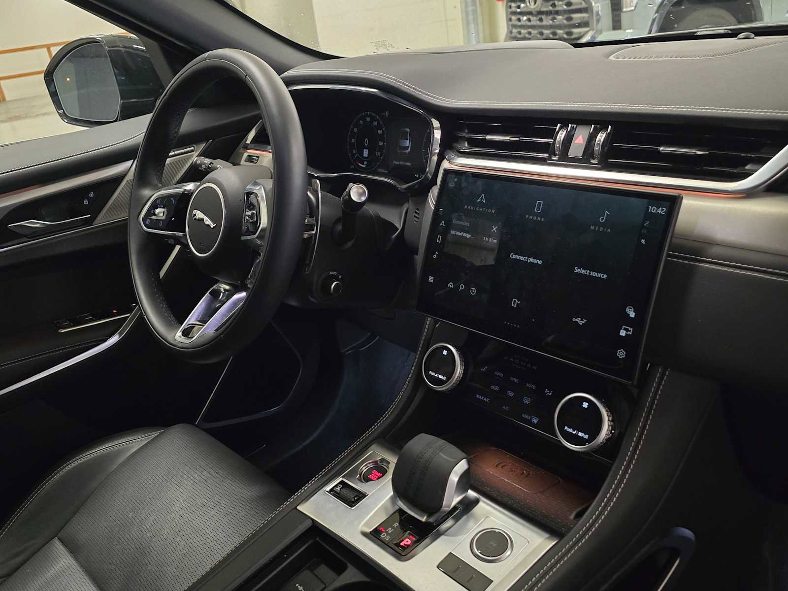 Used 2026 Jaguar F-PACE R-Dynamic S image 11