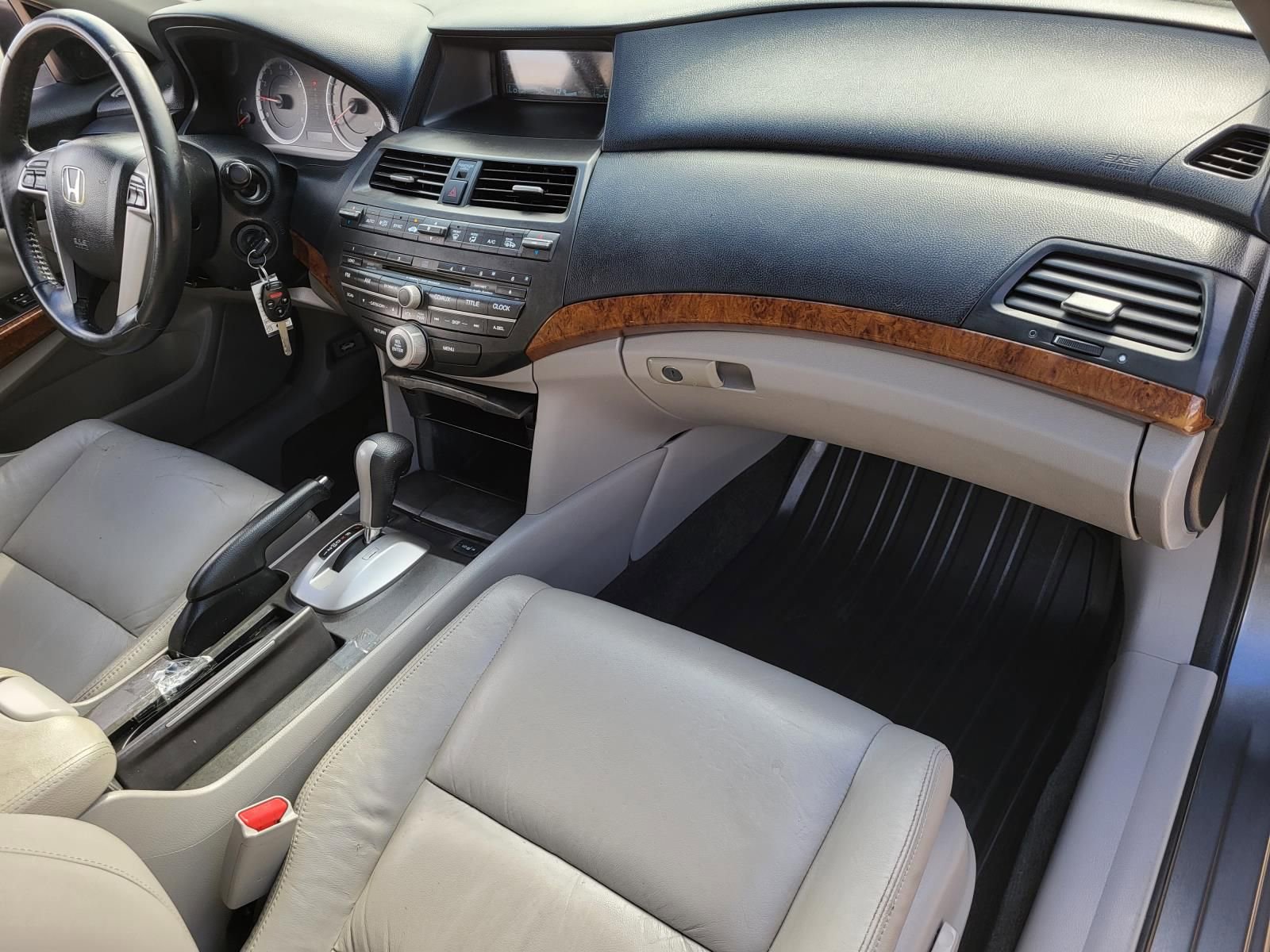 Used 2011 Honda Accord EX-L image 11