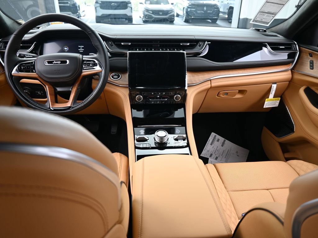New 2025 Jeep Grand Cherokee Summit image 33