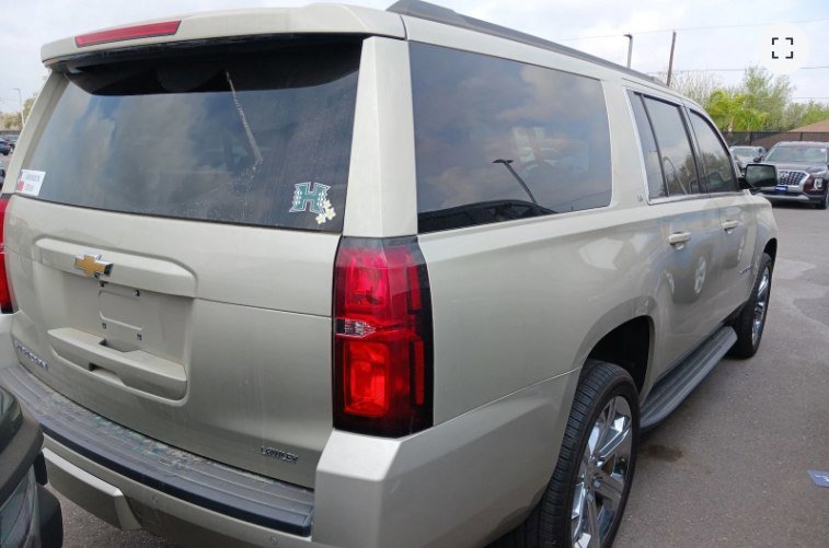 Used 2016 Chevrolet Suburban LT RWD image 3