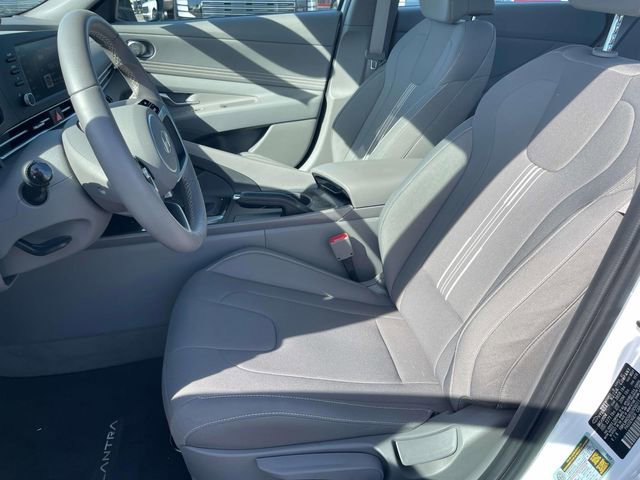 Used 2025 Hyundai Elantra Sport image 26