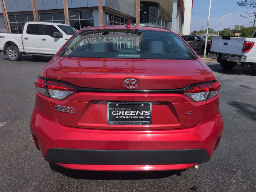 Used 2021 Toyota Corolla LE FWD image 4