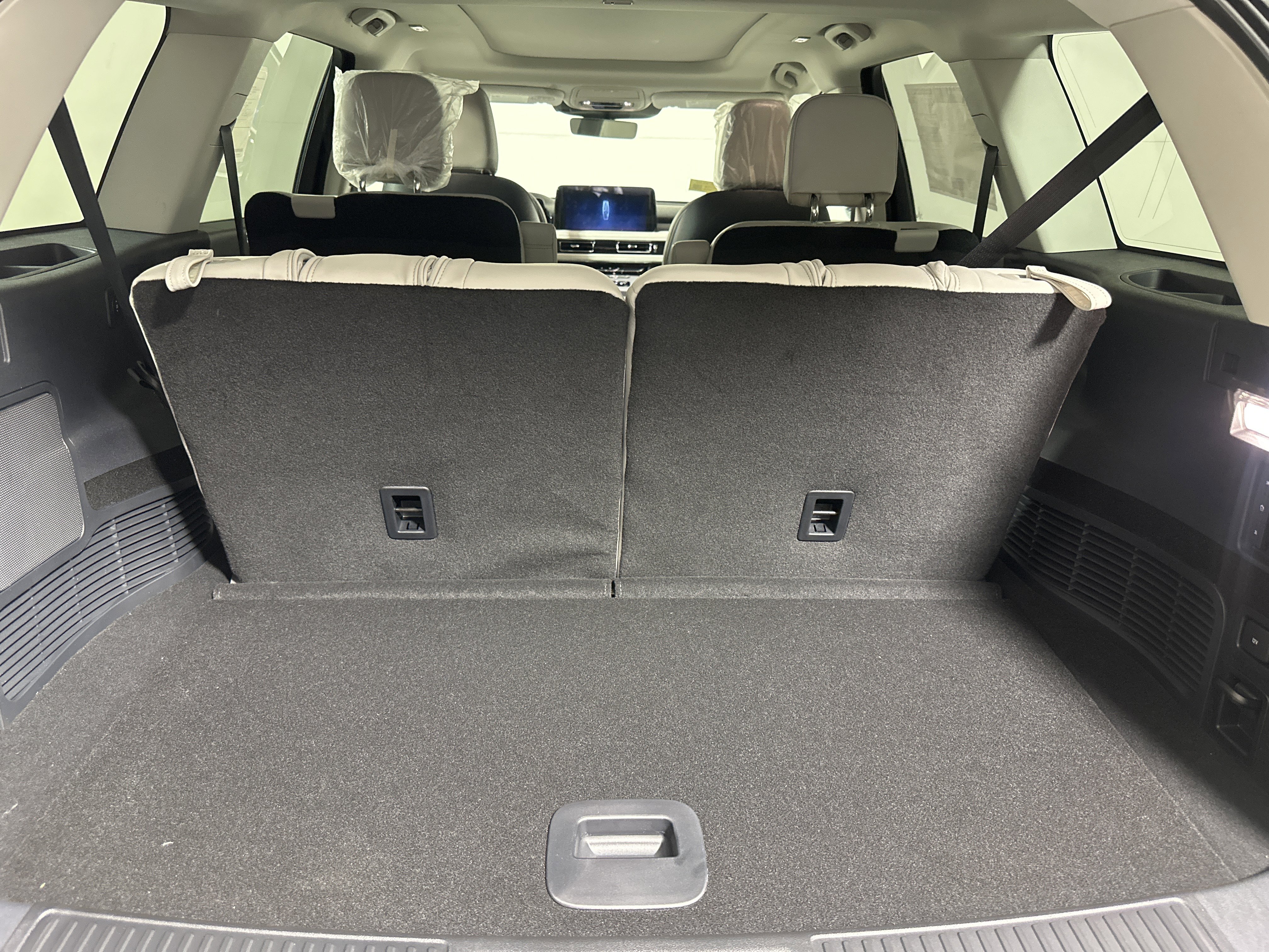 New 2025 Lincoln Aviator AWD image 24