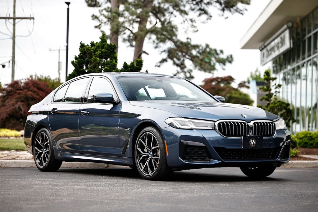 Used 2023 BMW 530e xDrive w/ M Sport Package AWD/4WD image 1
