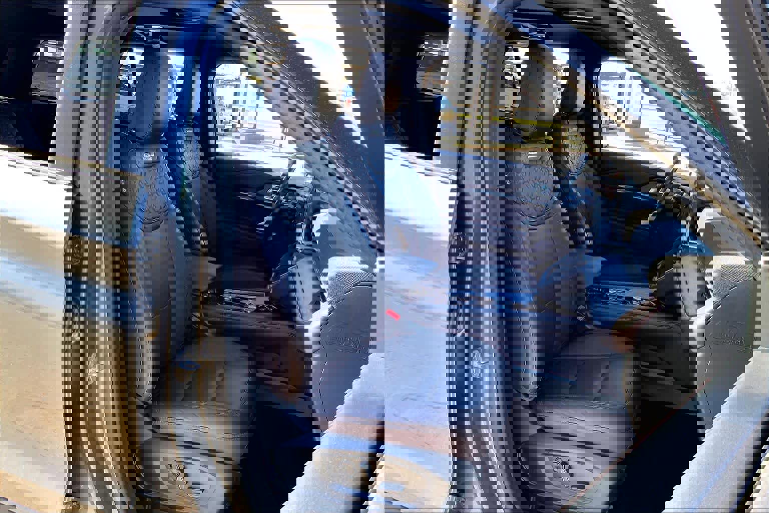 Used 2025 Ford Explorer Platinum w/ LUX Leather Package image 8