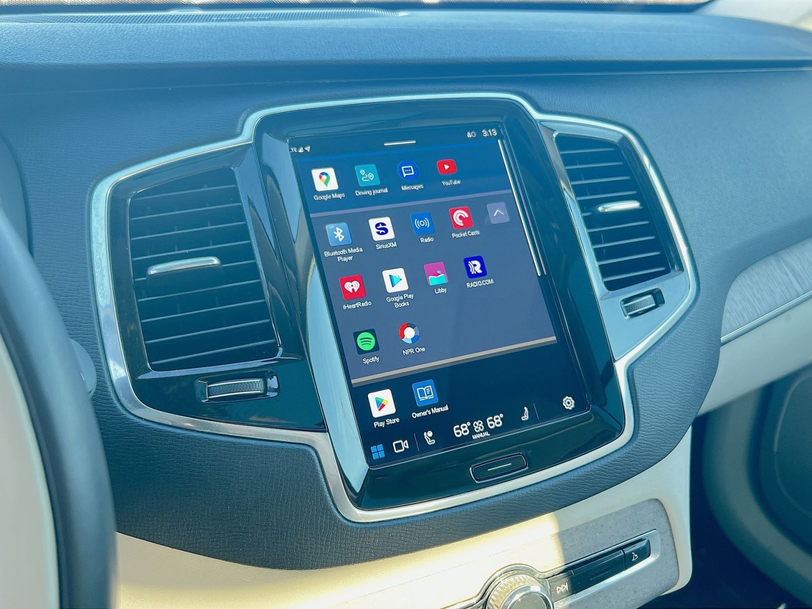 Certified 2023 Volvo XC90 B6 Plus w/ Protection Package image 18