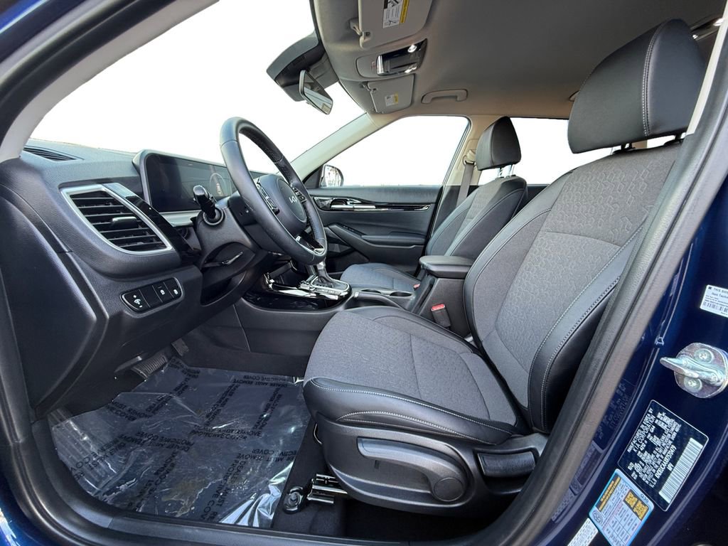 Certified 2024 Kia Seltos S image 9