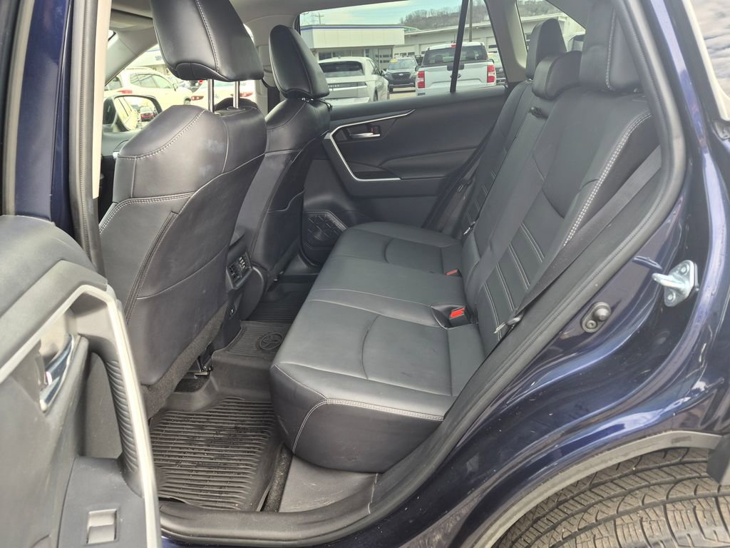 Used 2021 Toyota RAV4 XLE Premium image 26