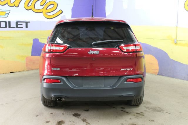Used 2017 Jeep Cherokee Sport w/ Cold Weather Group FWD image 7